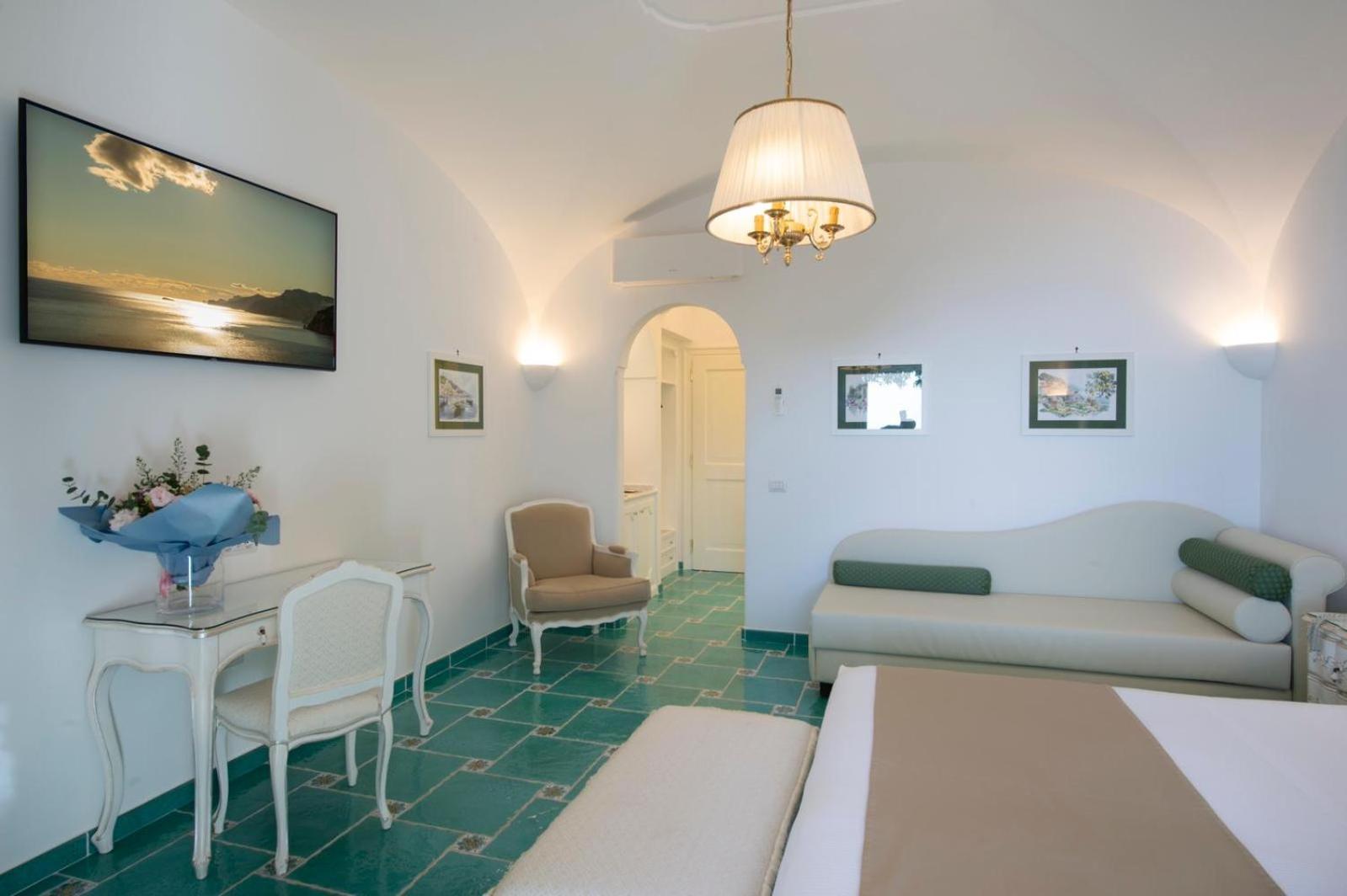 Hotel Pellegrino Praiano Exteriör bild