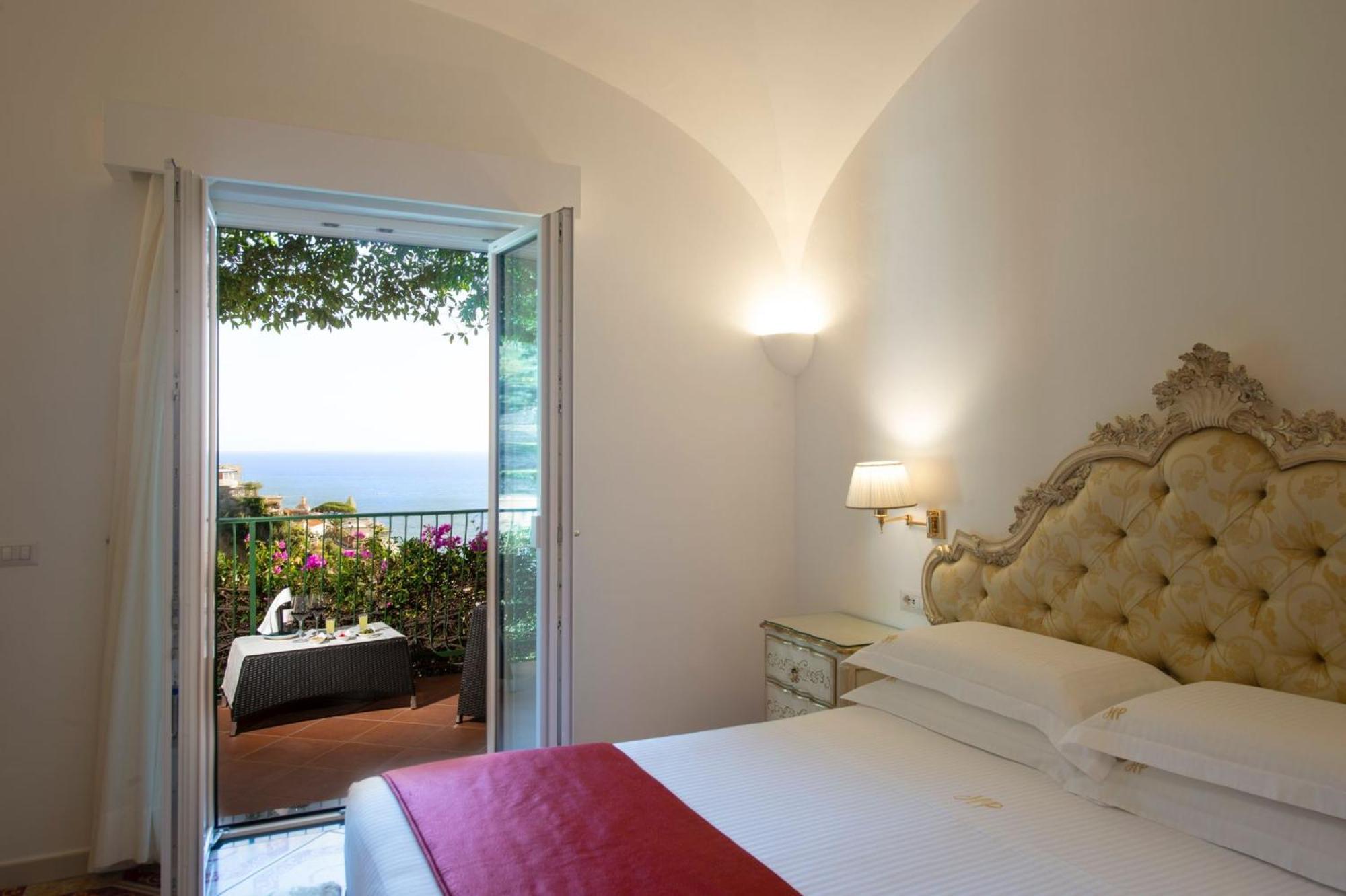 Hotel Pellegrino Praiano Exteriör bild
