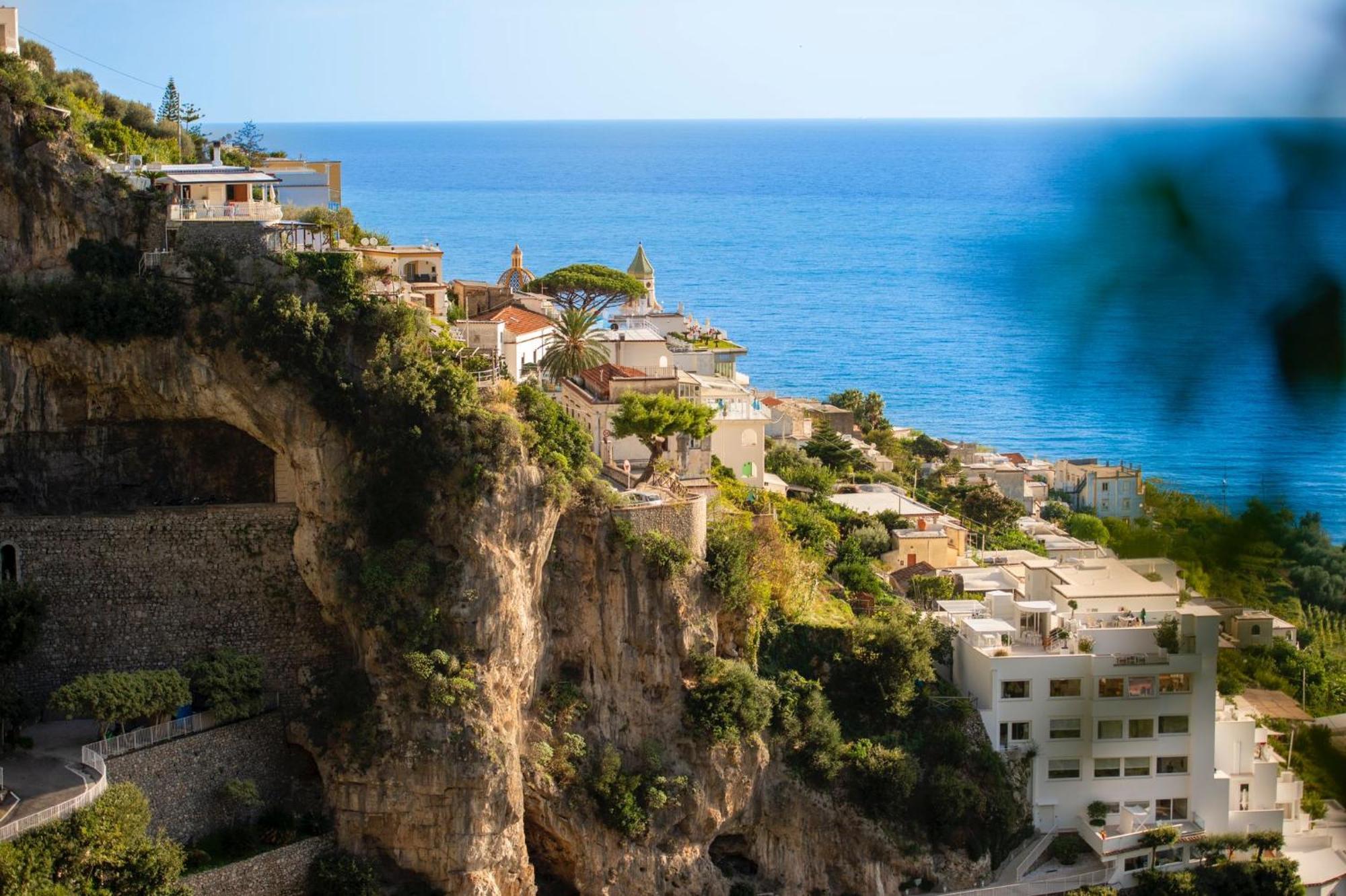 Hotel Pellegrino Praiano Exteriör bild