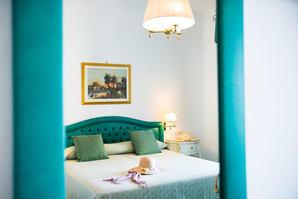 Hotel Pellegrino Praiano Exteriör bild