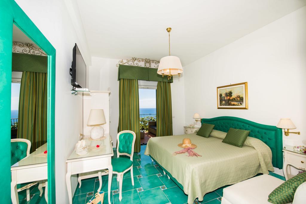 Hotel Pellegrino Praiano Exteriör bild