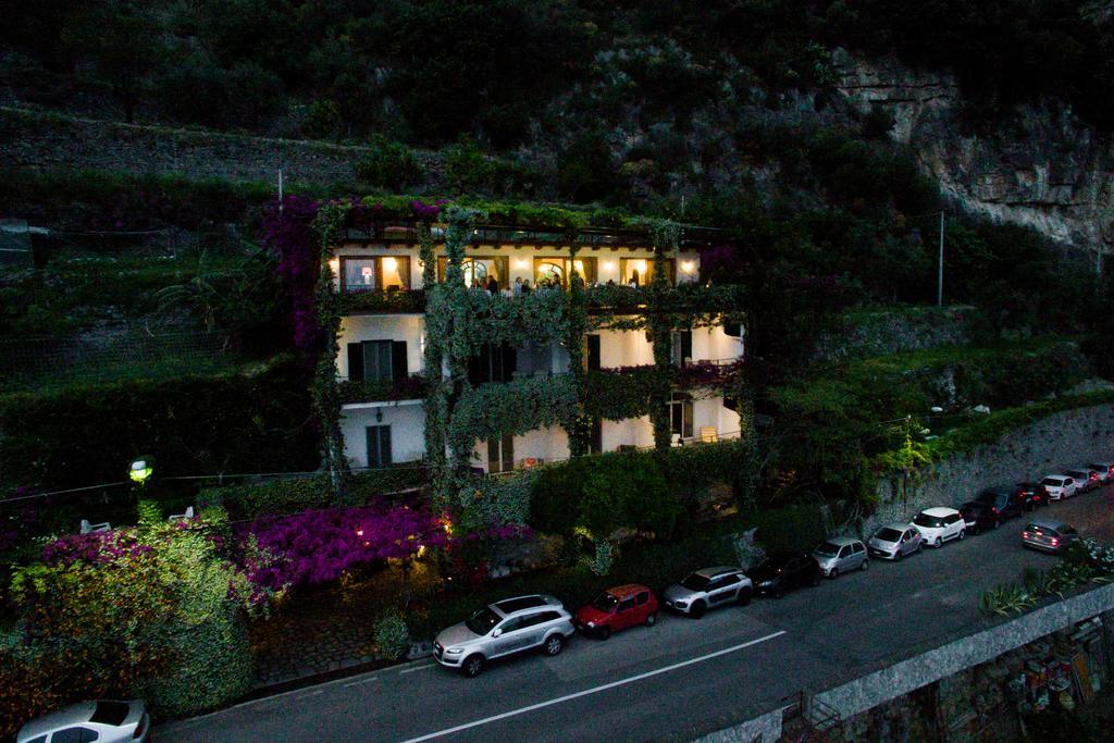 Hotel Pellegrino Praiano Exteriör bild
