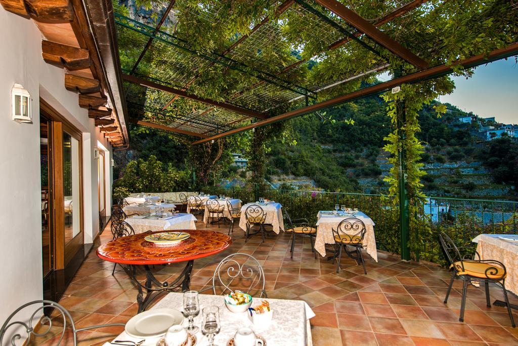 Hotel Pellegrino Praiano Exteriör bild