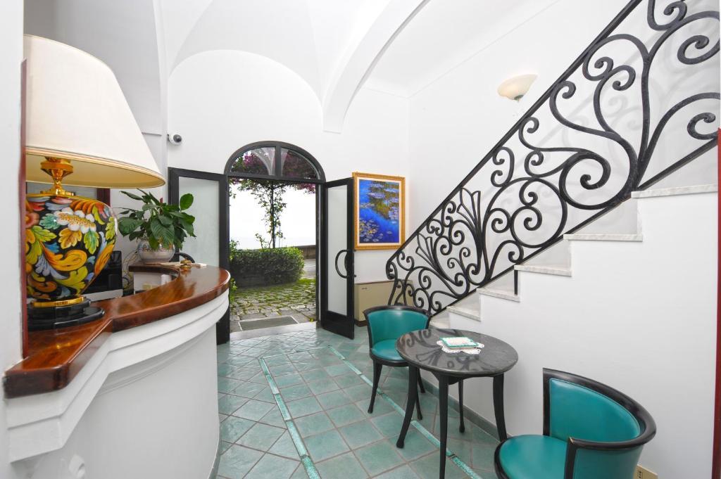 Hotel Pellegrino Praiano Exteriör bild